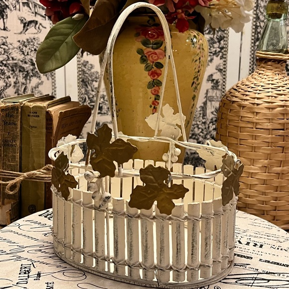 Vintage Autumnal Handled Metal/Bamboo Basket - Picture 3 of 4